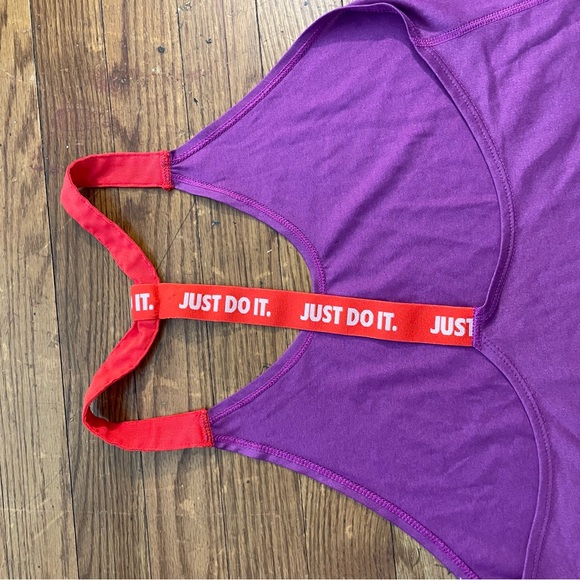 Nike Women’s Tank Tops - Picture 5 of 9